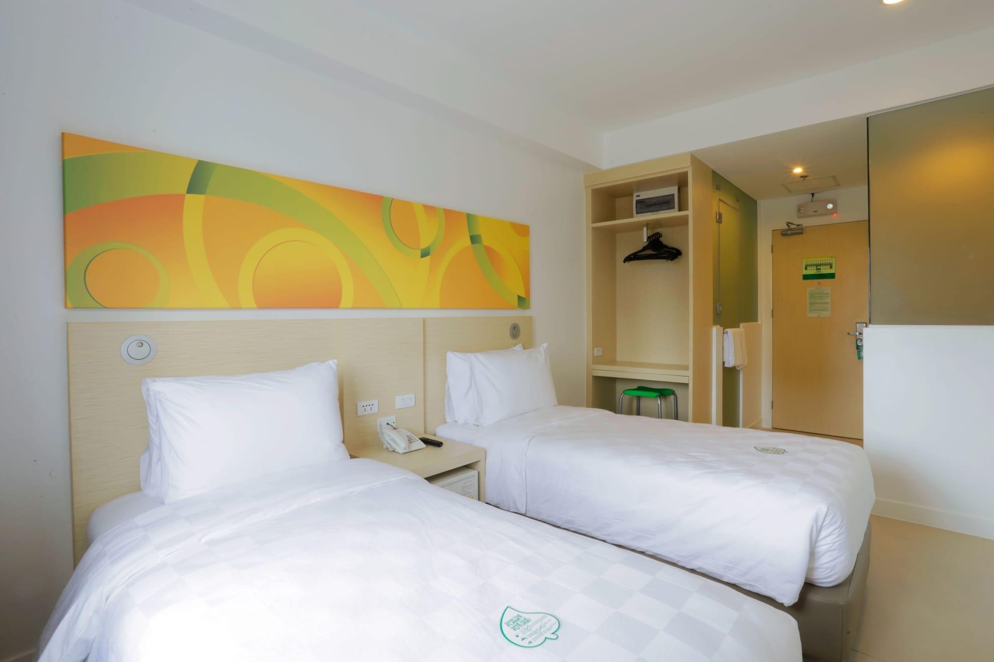 Go Hotels Timog Quezon City Exterior foto