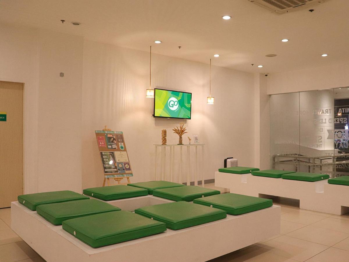 Go Hotels Timog Quezon City Exterior foto