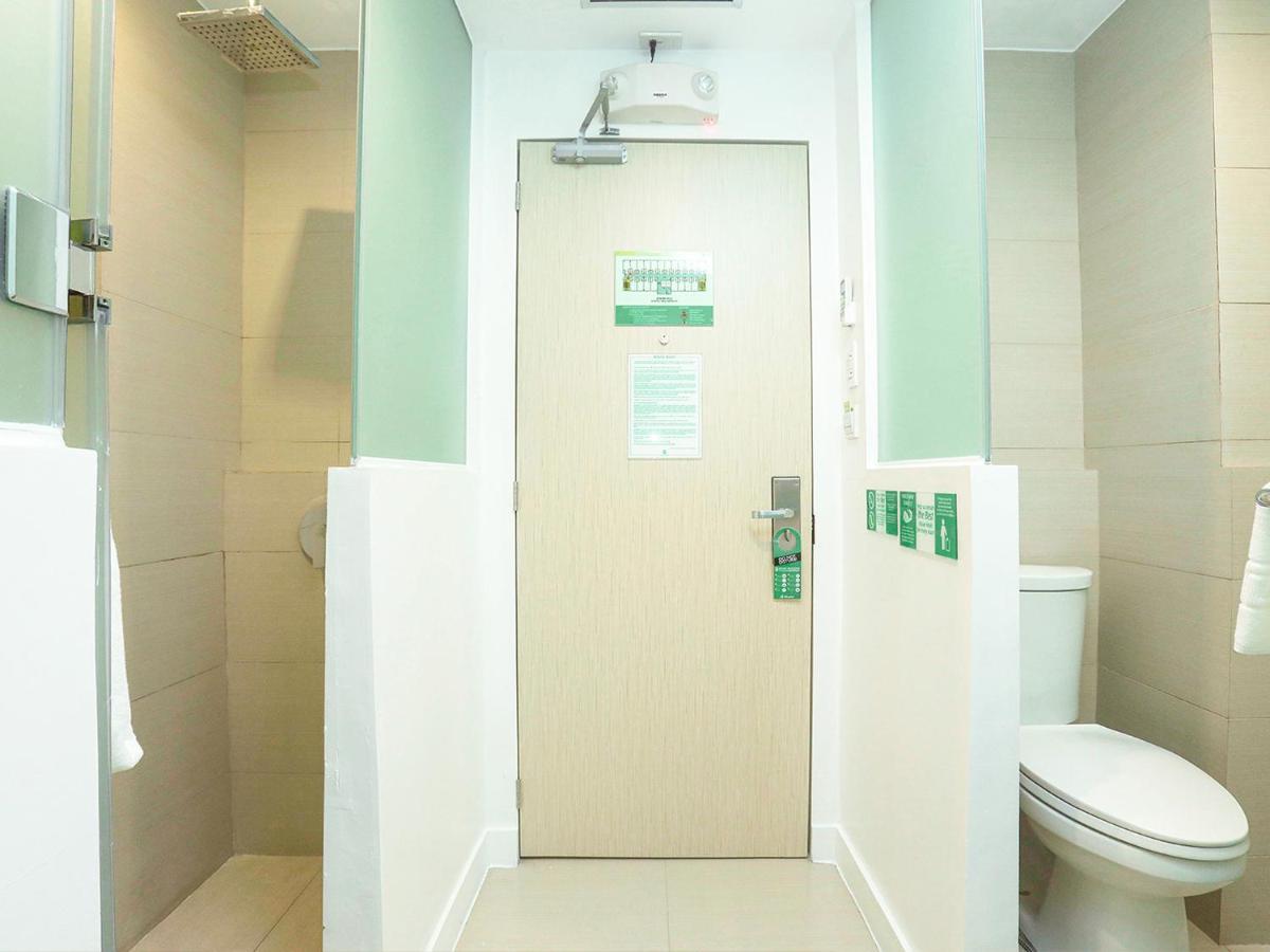 Go Hotels Timog Quezon City Exterior foto