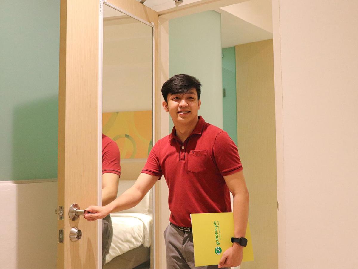 Go Hotels Timog Quezon City Exterior foto