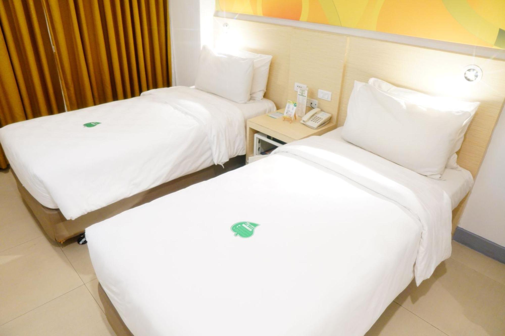 Go Hotels Timog Quezon City Exterior foto